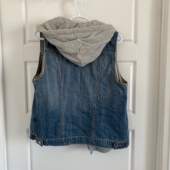 Short denim vest - Picture 2 of 3